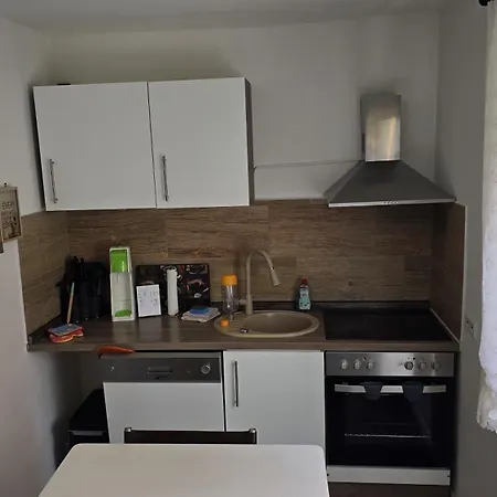 Miuti Apartment *